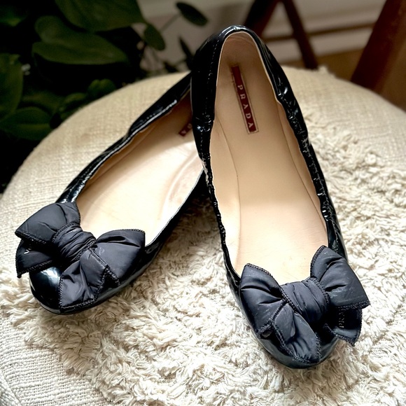 Prada Black Patent Leather Bow Flats - Picture 3 of 9